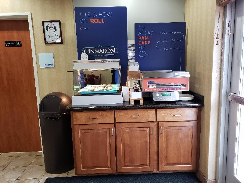 Holiday Inn Express & Suites Klamath Falls Central By Ihg Exterior foto